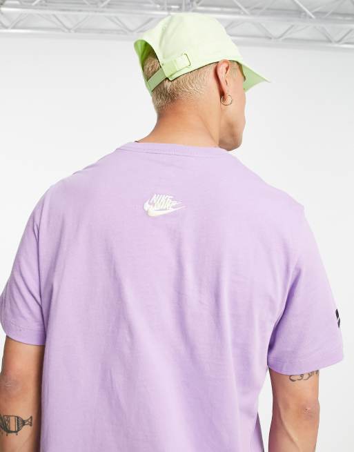 Analista gráfico Mordrin Nike Essentials+ multi logo t-shirt in lilac | ASOS