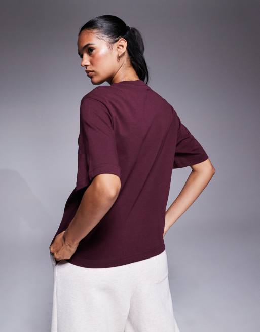 Nike Essentials oversized T-shirt in burgundy, 3 of 4