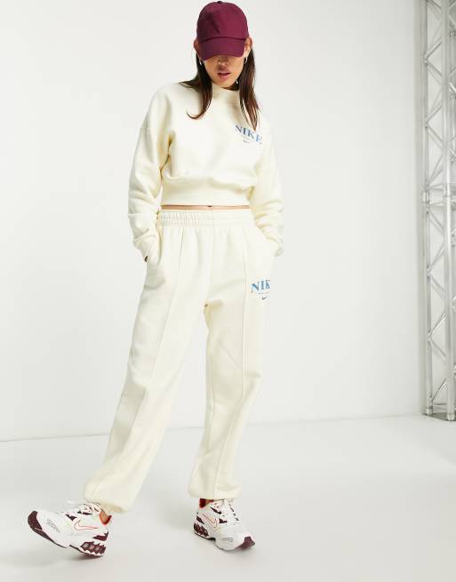 Nike - Essentials - Retro joggingbroek van fleece in kokosmelk