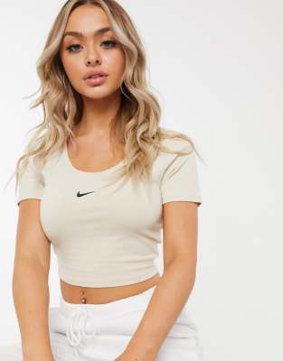 nike short sleeve crop top