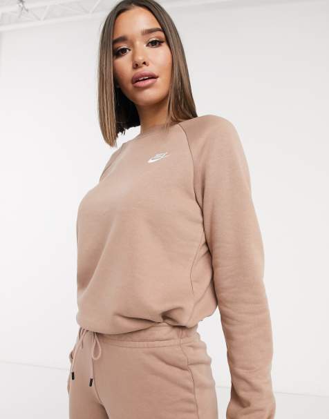 Nike – Essentials – Sweatshirt mit Rundhalsausschnitt in Taupe