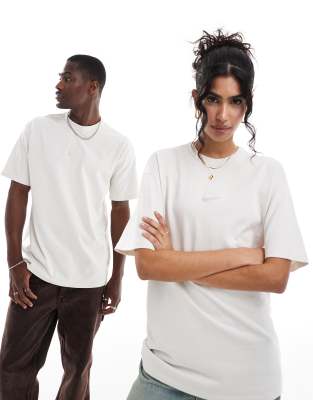Nike - Essentials - T-shirt oversize de qualité supérieure - Blanc cassé | ASOS