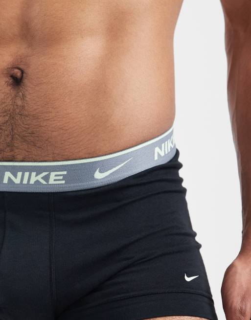 Nike Everyday Cotton Stretch 2 pack trunk in black with colored waistband in gray / burgundy  , 2 of 3