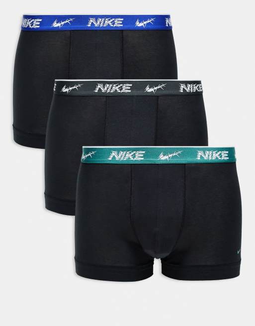 Nike – Everyday Cotton Stretch – Zestaw 3 par czarnych bokserek z taśmą w talii w kolorach niebieskim i zielonym 