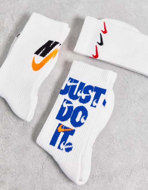 Nike Everyday Cushion Plus 3 pack logo socks in white