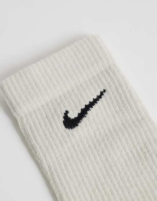 Nike Everyday Elevate 3 pack crew socks in multi, 3 of 3