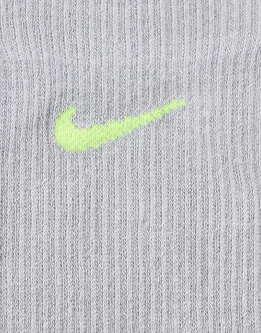 Nike Everyday Elevate confezione da 3 paia di calzini alti multicolore neon, 2 di 3