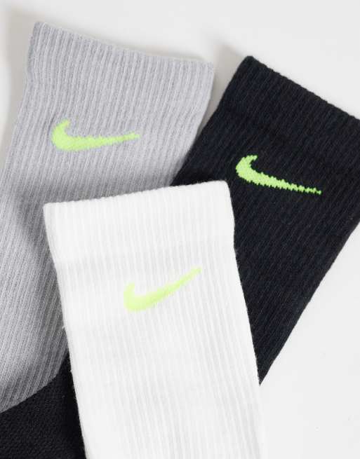 Nike Everyday Elevate confezione da 3 paia di calzini alti multicolore neon, 3 di 3