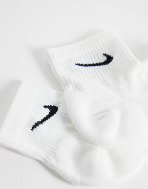 Nike Everyday Elevated 3 pack ankle socks in white, 3 of 3