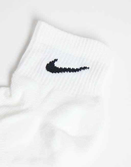 Nike Everyday Elevated pakke med 3 ankelsokker i hvid, 2 af 3