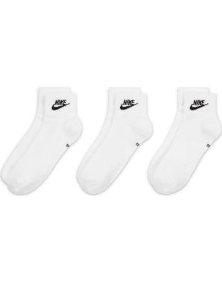 NIKE EVERYDAY ESSENTIAL 3 PACK ANKLE SOCKS IN WHITE