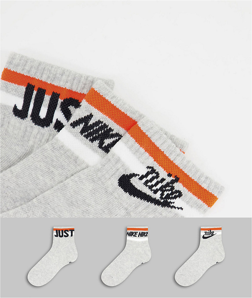 Nike Everyday Essential Socks in grey