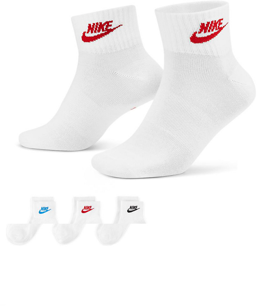 Nike Sportwear Everyday Essential 3 Pack Socks In White & Multi