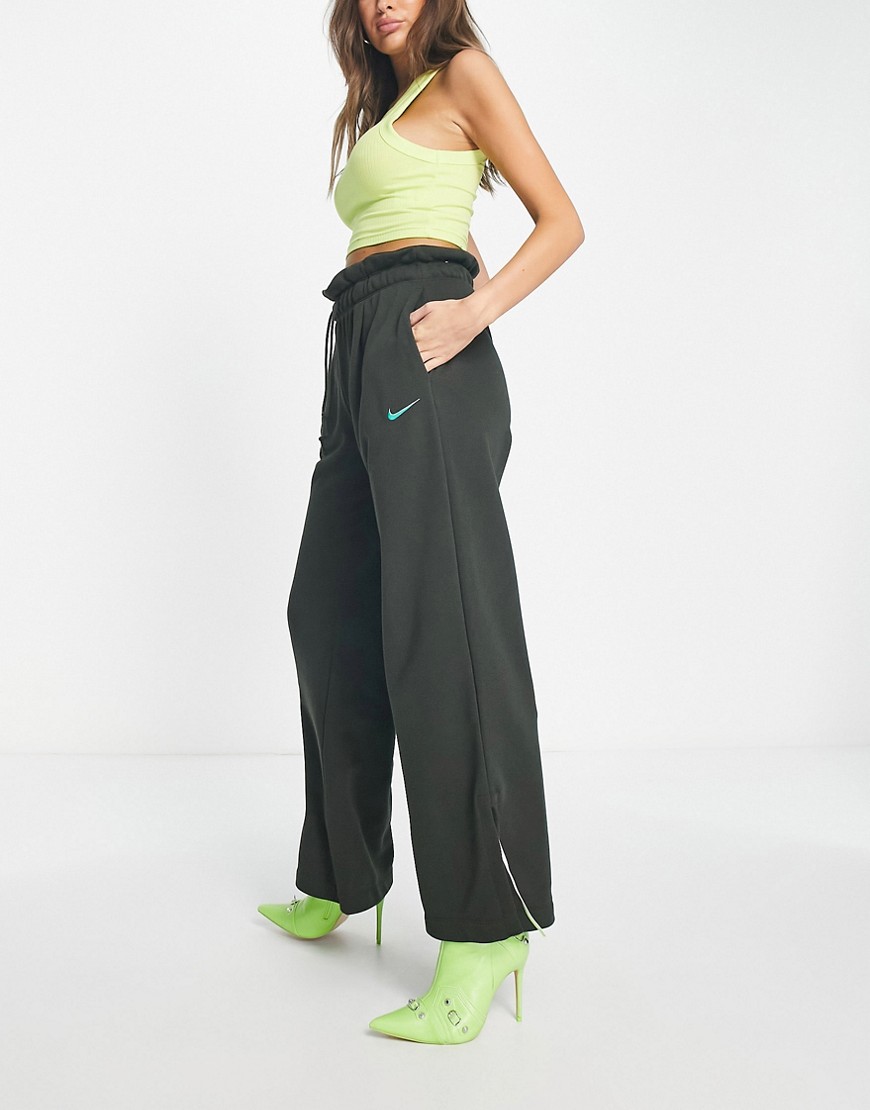 Nike Everyday Modern fleece high waisted joggers in sequoia green-White