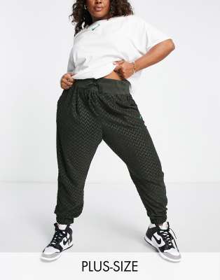 Nike Everyday Modern Plus fleece high waisted joggers in sequoia green - ASOS Price Checker