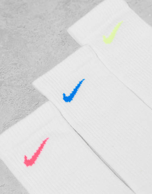 Nike Everyday Plus Cushioned 3 pack crew socks in white and green