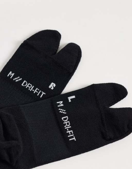 Nike Everyday Plus lightweight tabi socks in black  , 2 of 3