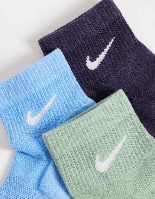 Nike Everyday set van 3 enkelsokken in blauw multikleur, 2 van 3