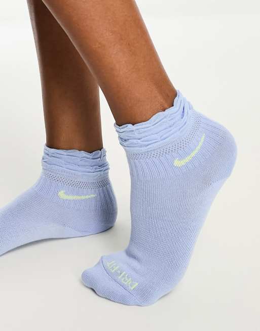 Nike dri fit half cushion best sale quarter socks