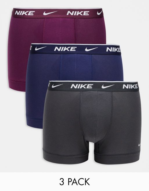 Nike – Everyday – Zestaw 3 par bawełnianych bokserek ze stretchem w kolorze granatowym, bordowym i grafitowym
