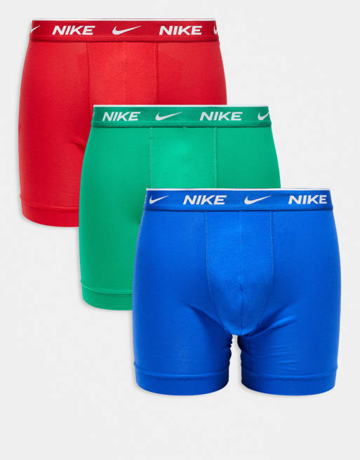 Nike – Everyday – Zestaw 3 par bokserek z elastycznej bawełny w kolorach zielonym, niebieskim i czerwonym