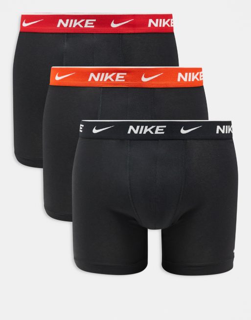 Nike – Everyday – Zestaw 3 par elastycznych bawełnianych bokserek z kontrastową taśmą w pasie w kolorach czarnym, czerwonym i pomarańczowym