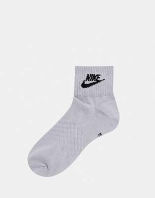 nike evry essential 3 pack socks in white