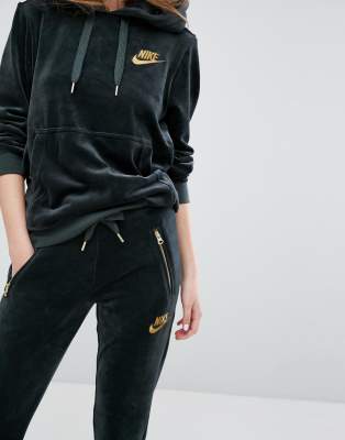 nike velour jogging suit