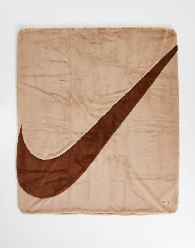 Nike Faux Fur blanket in hemp and pecan