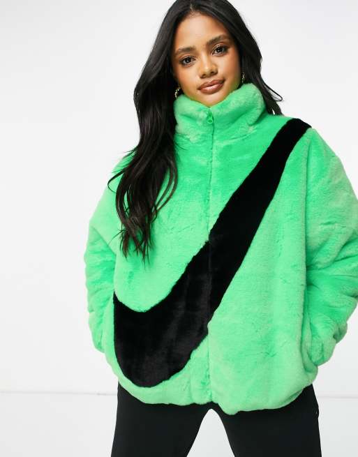 Green nike 2025 jacket women's