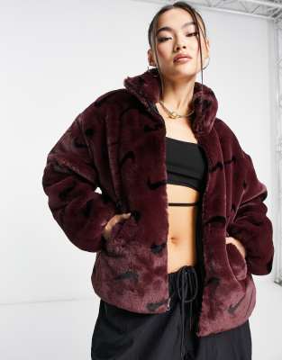 Nike faux fur printed jacket in burgundy-Red