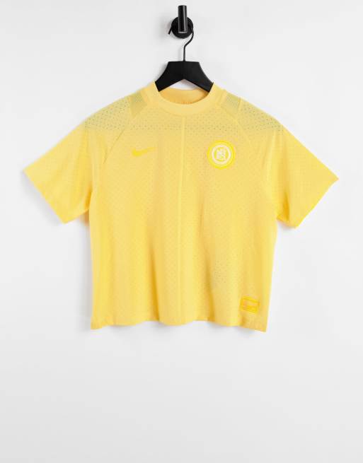 yellow nike t shirt