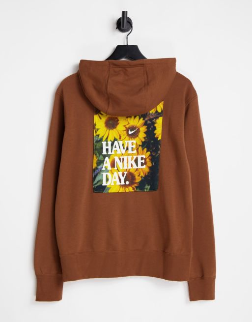 Nike - Felpa con cappuccio marrone con ricamo e stampa 