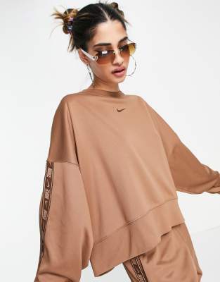 Nike - Felpa corta marrone archaeo con fettuccia con logo