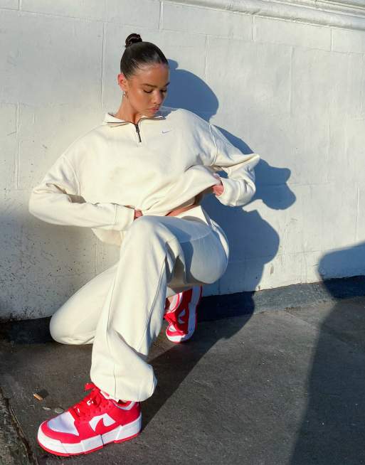 Nike - Felpa oversize bianco sporco con zip corta e logo Nike piccolo
