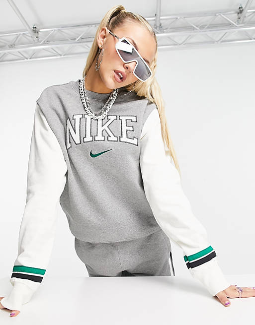 Nike - Felpa unisex stile college rétro grigio scuro mélange