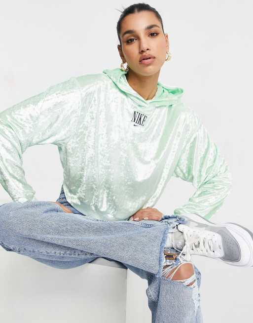 Metropolitano Me gusta gráfico Nike Femme velvet hoodie in green | ASOS