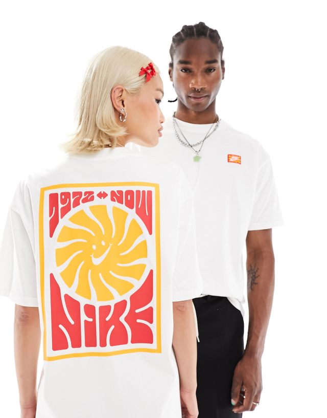 Nike - festival backprint t-shirt in white