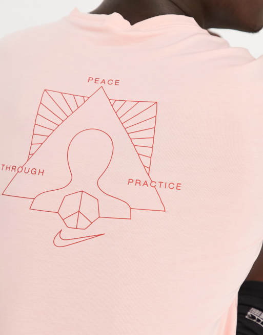 Nike - Festival - T-shirt de yoga à imprimé graphique dans le dos - Rose, 4 de 4