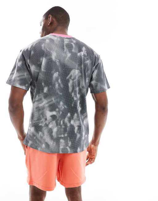 Nike Festival tie dye T-shirt in gray and pink, 3 of 4