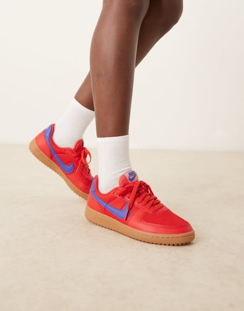 Nike – Field General – Sneaker in Rot und Blau - view 1