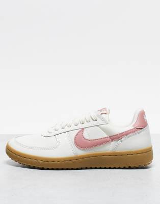 Nike - Field General - Sneaker in Weiß und Rosa