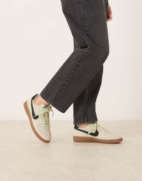 Nike - Field General - Sneakers in groen en zwart - view 1