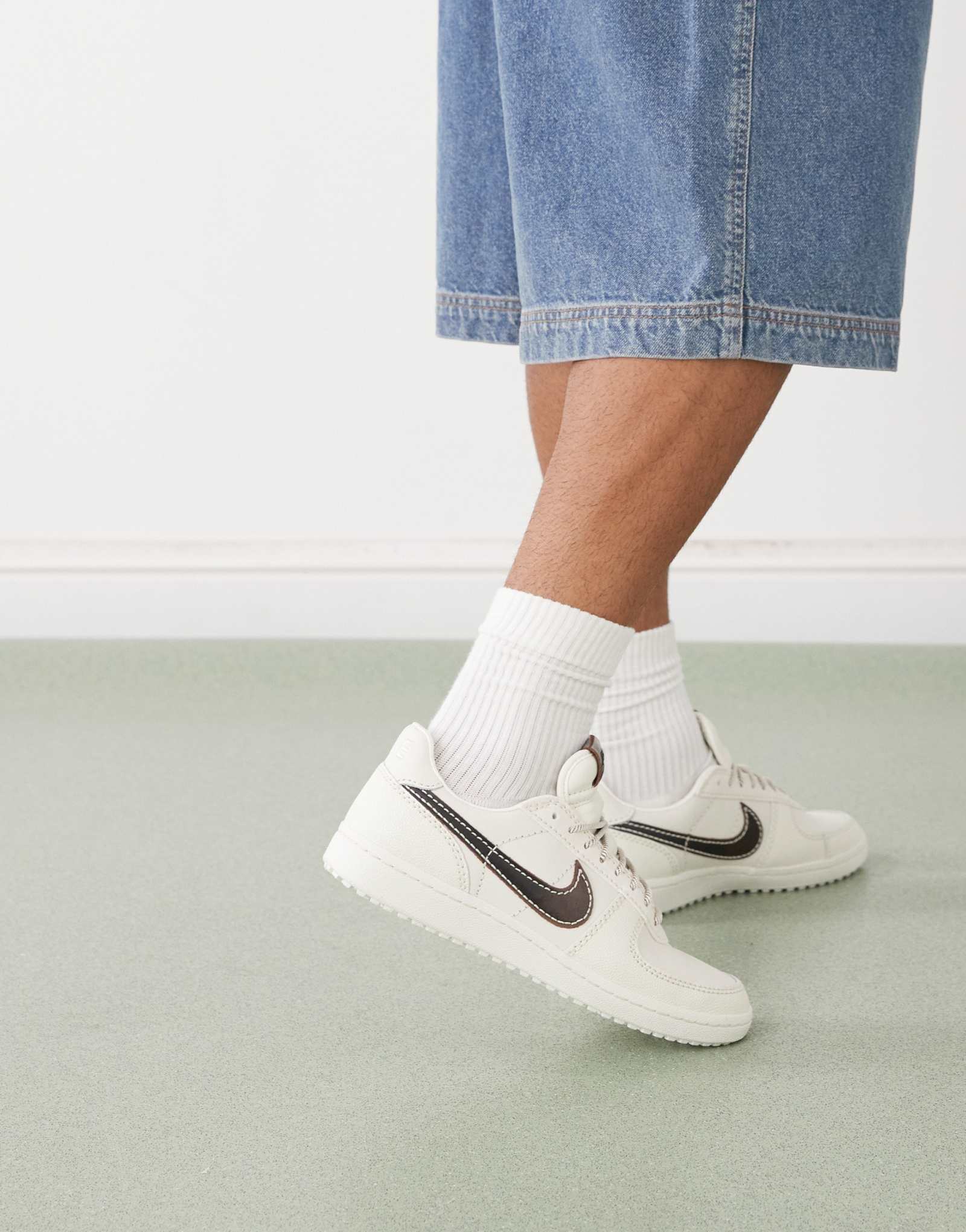 Кроссовки Nike Field General цвета слоновой кости и коричневого цвета 