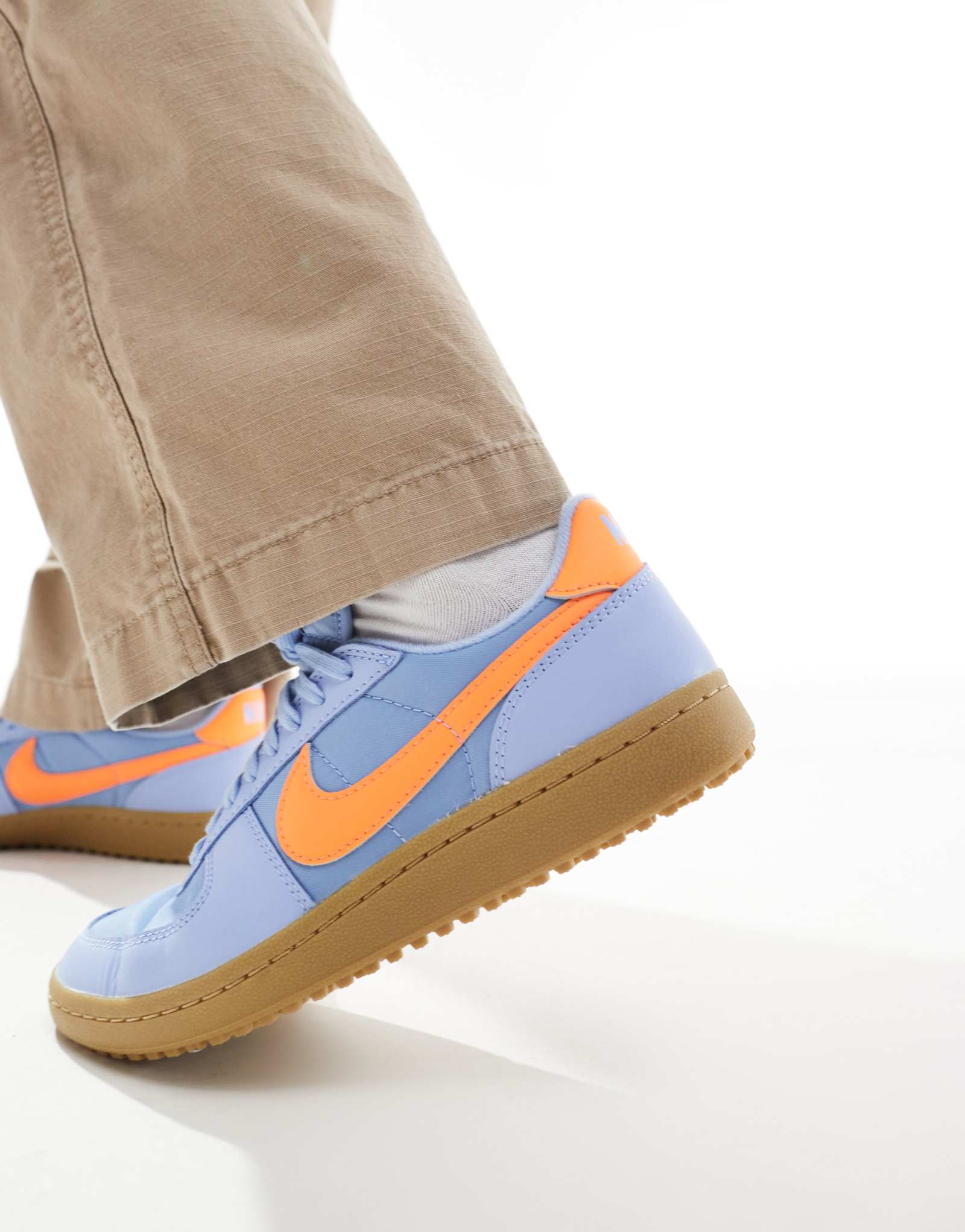 Кроссовки Nike Field General фиолетового и оранжевого цветов