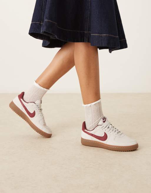 Nike Field General sneakers in white and red, 3 of 5