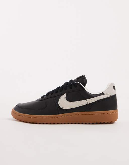 Nike Field General trainers in black and white, 2 of 5