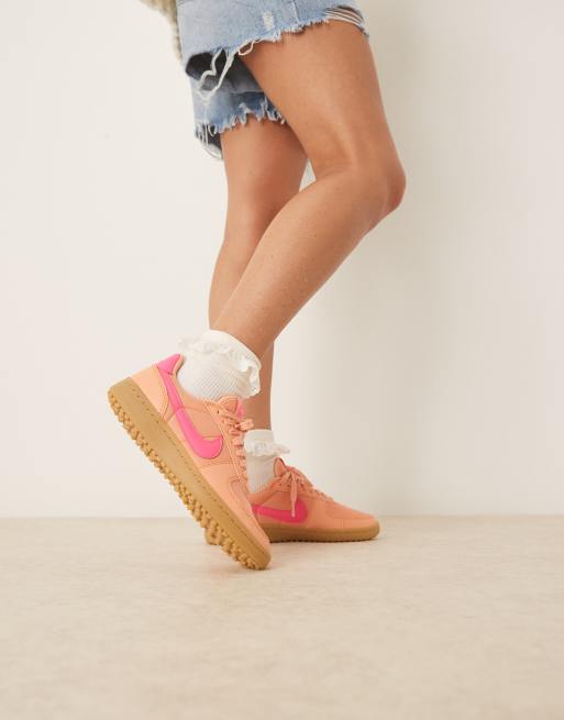 Nike Field General trainers in orange and pink, 3 of 5