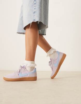 Nike - Field General - Wildleder-Sneaker in Lila und Hellblau