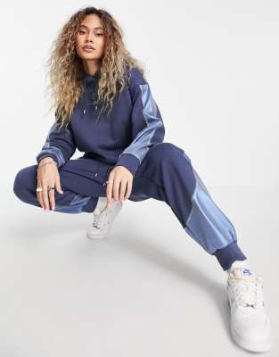 nike tracksuit women blue